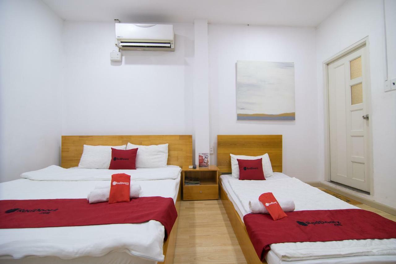 Reddoorz Near Nguyen Hue Walking Street 2 - Dorms Available Хошимин Экстерьер фото