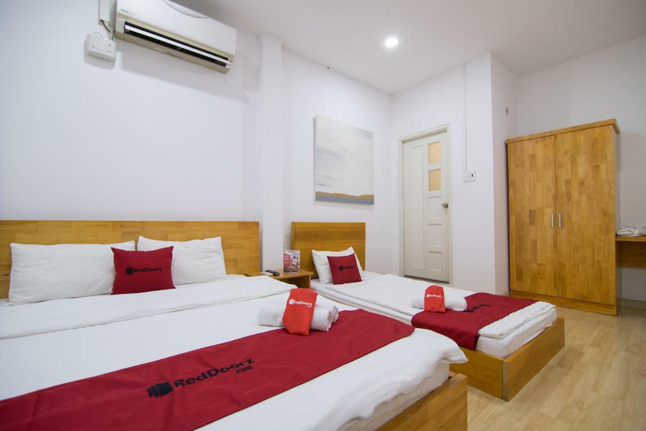 Reddoorz Near Nguyen Hue Walking Street 2 - Dorms Available Хошимин Экстерьер фото