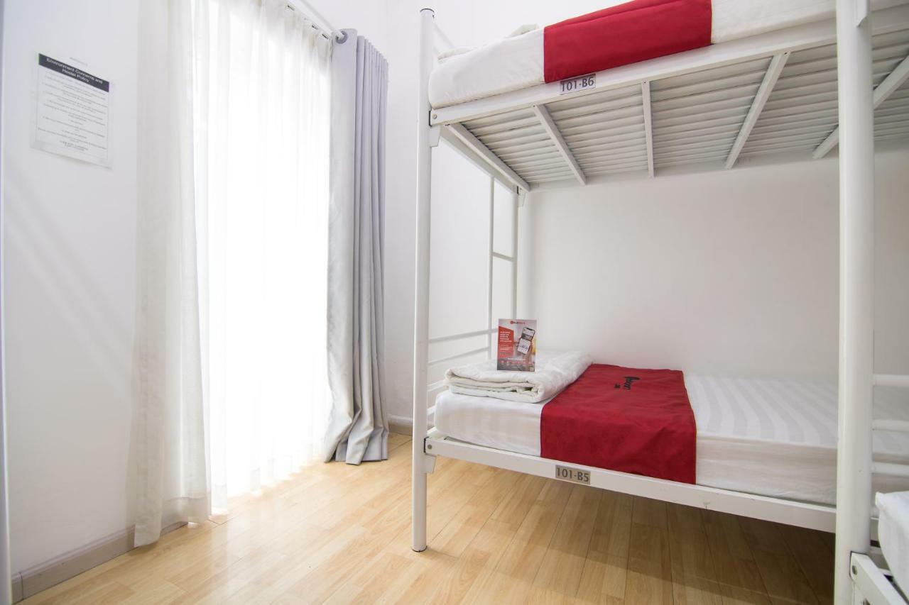 Reddoorz Near Nguyen Hue Walking Street 2 - Dorms Available Хошимин Экстерьер фото
