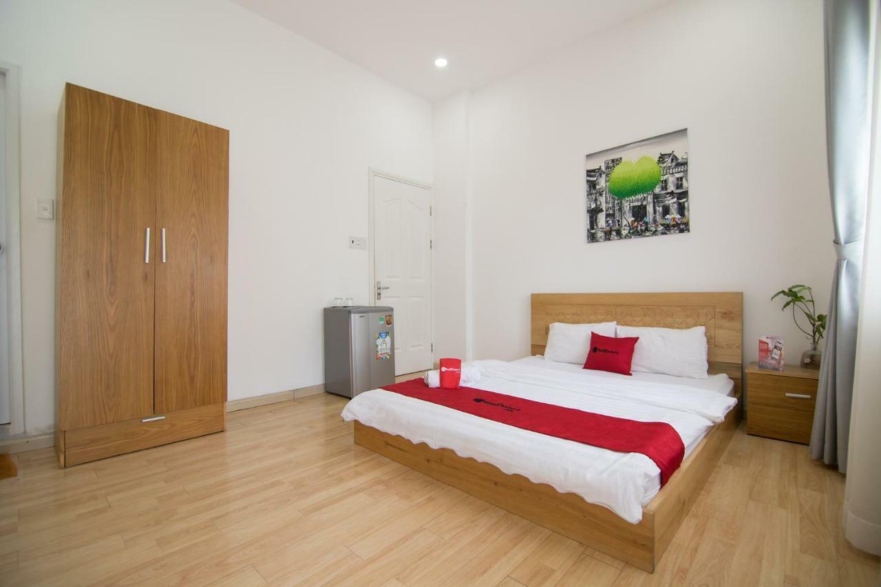 Reddoorz Near Nguyen Hue Walking Street 2 - Dorms Available Хошимин Экстерьер фото