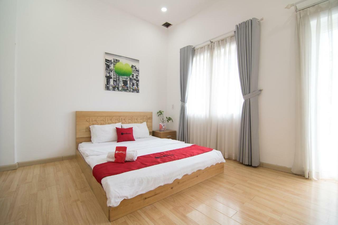 Reddoorz Near Nguyen Hue Walking Street 2 - Dorms Available Хошимин Экстерьер фото
